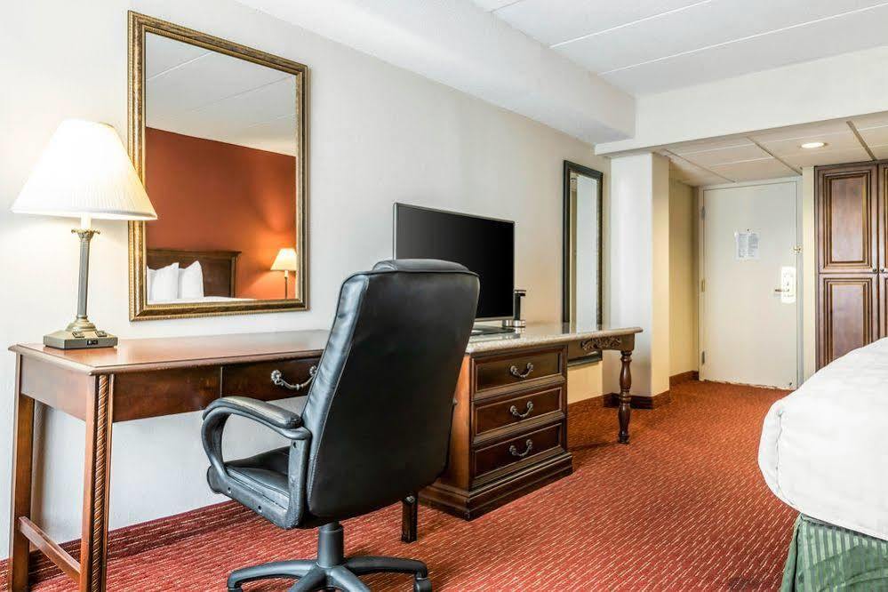 Clarion Hotel Indianapolis Ngoại thất bức ảnh