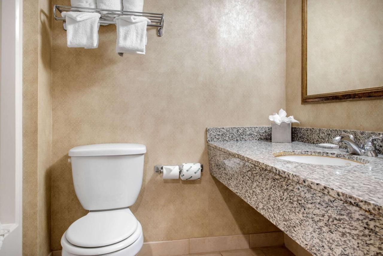 Clarion Hotel Indianapolis Ngoại thất bức ảnh
