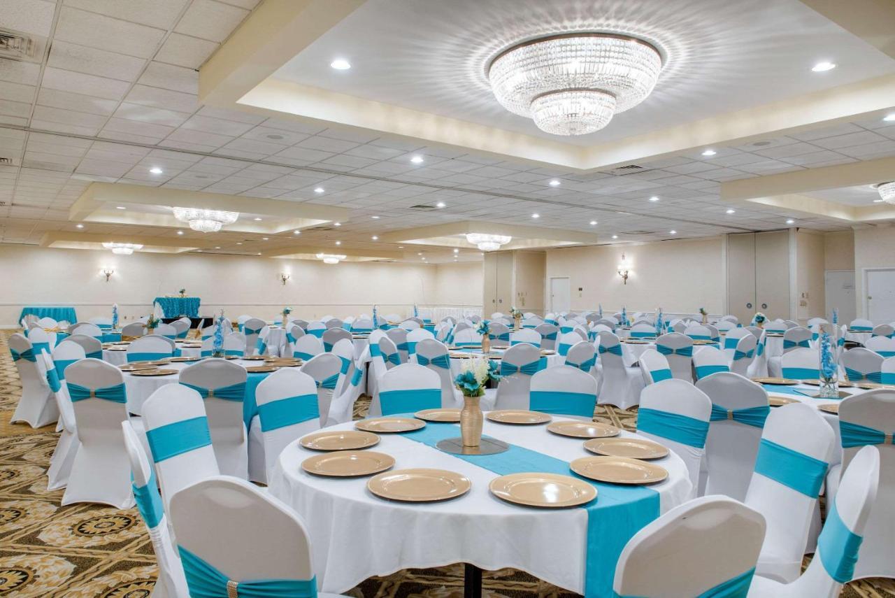 Clarion Hotel Indianapolis Ngoại thất bức ảnh