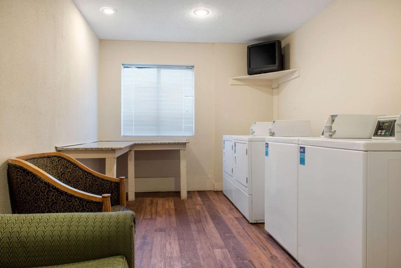 Clarion Hotel Indianapolis Ngoại thất bức ảnh