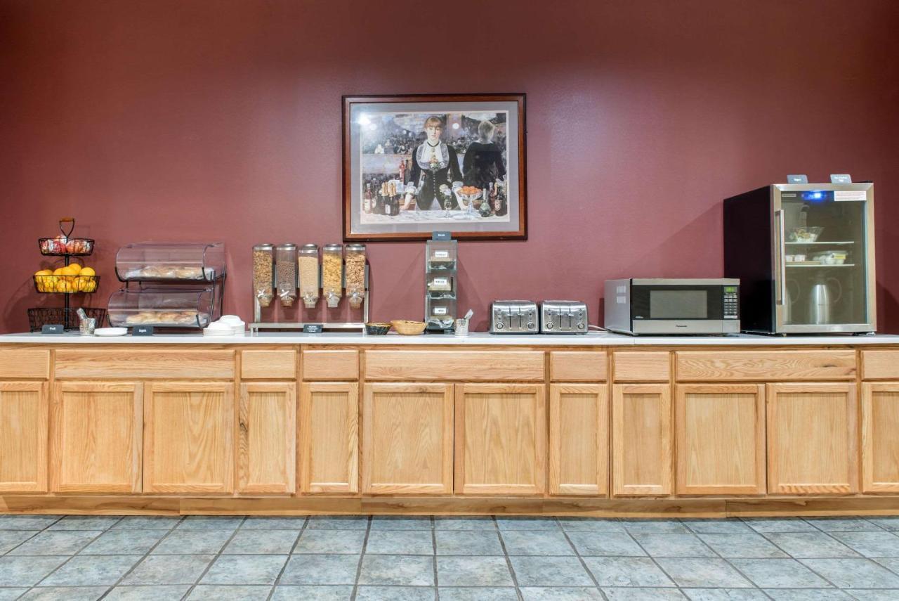 Clarion Hotel Indianapolis Ngoại thất bức ảnh
